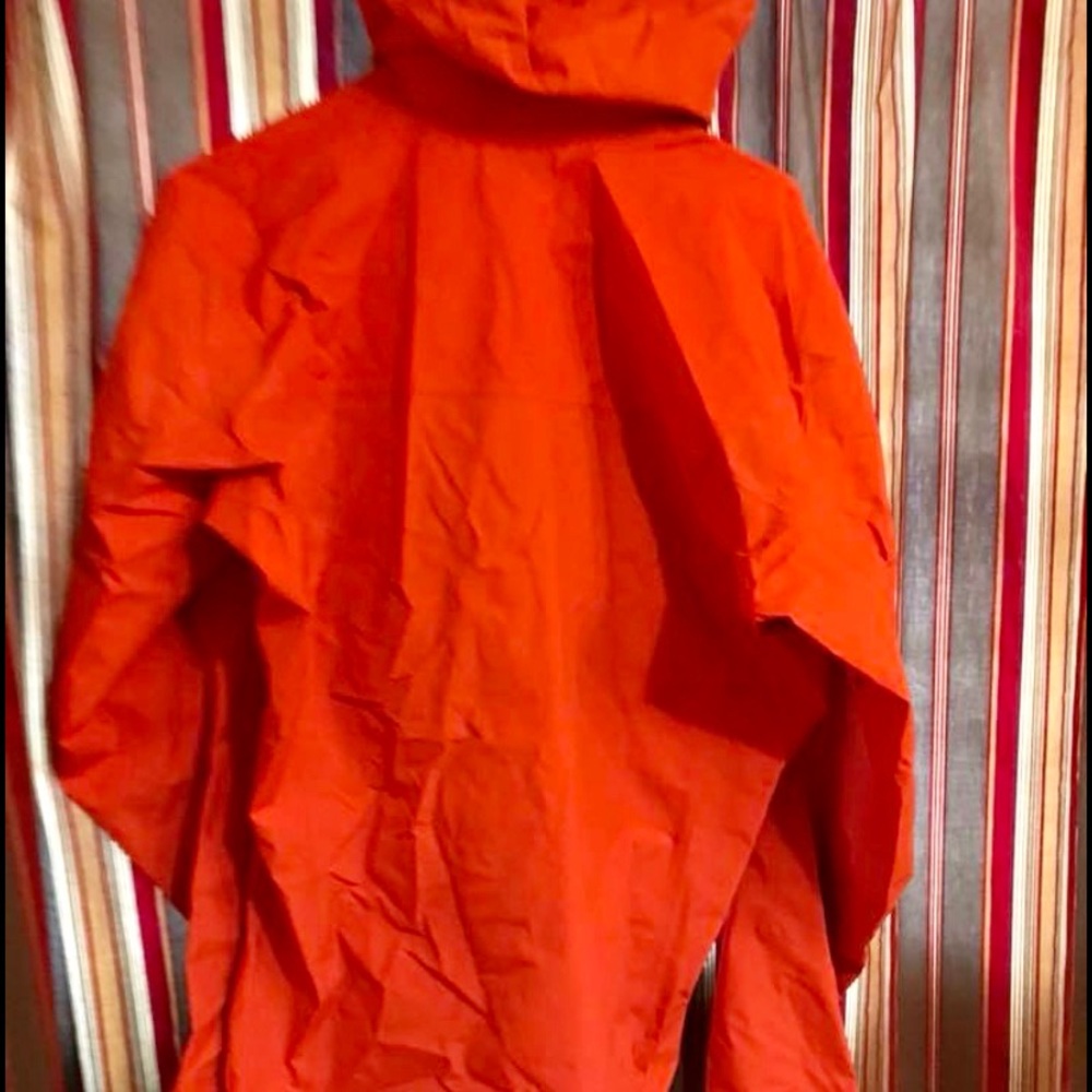 New Men’s Arc’teryx Rain Coat